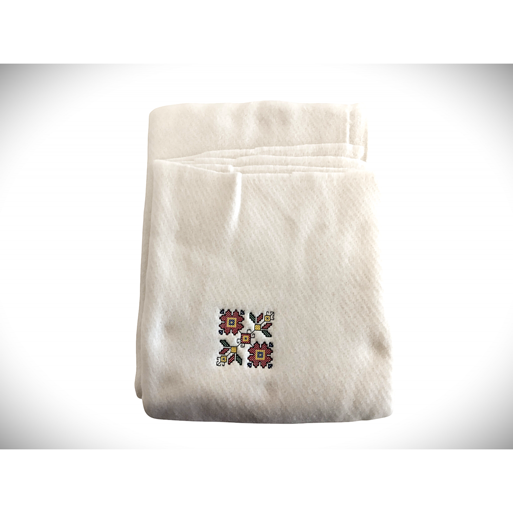 Одеяло агнешка вълна с бродерия бяло 150х200 см |  |  |